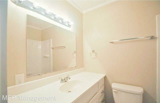Building Photo - 4 br, 2 bath House - 311 Pineview St