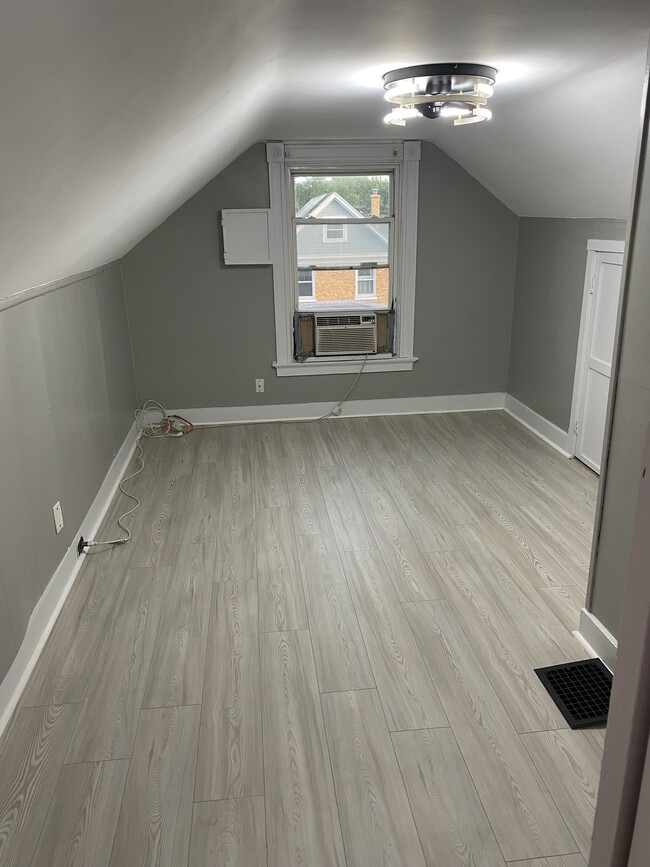 Building Photo - 3108 Markbreit Ave