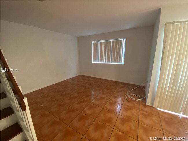 Building Photo - 6225 SW Kendale Lakes Cir