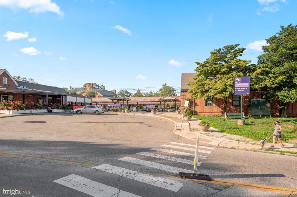 Foto del edificio - 834 W Lancaster Ave