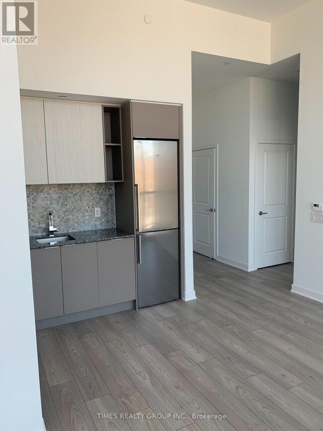 Photo du bâtiment - 120 Parliament St