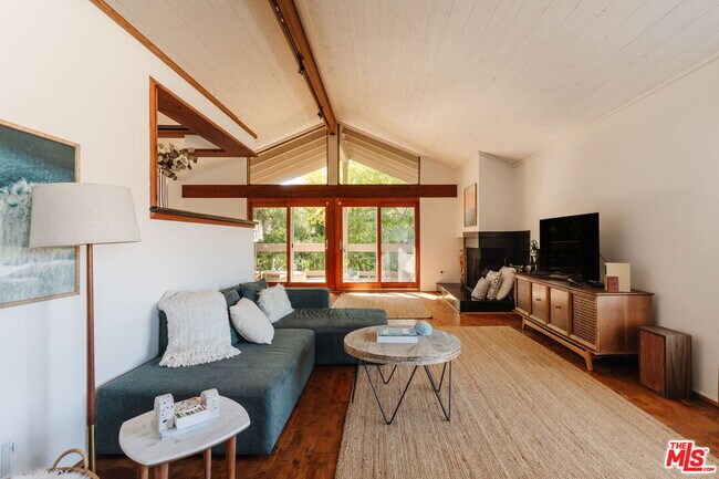 Foto del edificio - 4450 Alla Rd