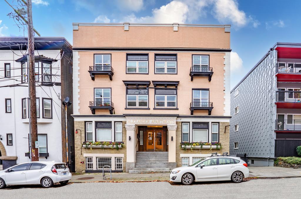 Primary Photo - Alexander Apartments - 2 bedrooms