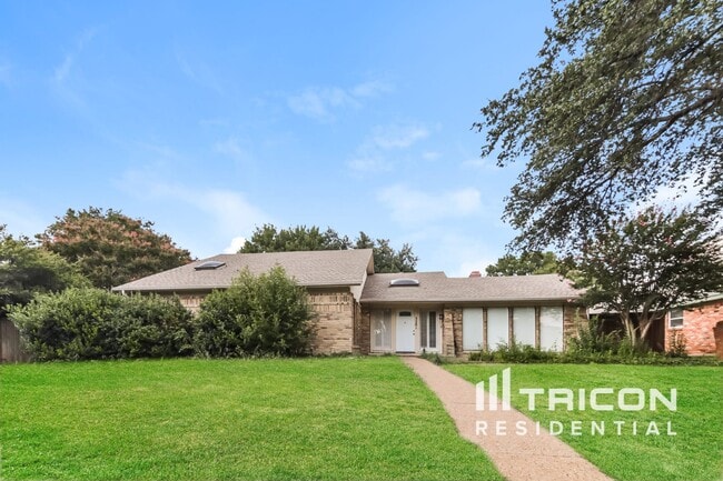 Building Photo - 3201 Chimneyrock Dr
