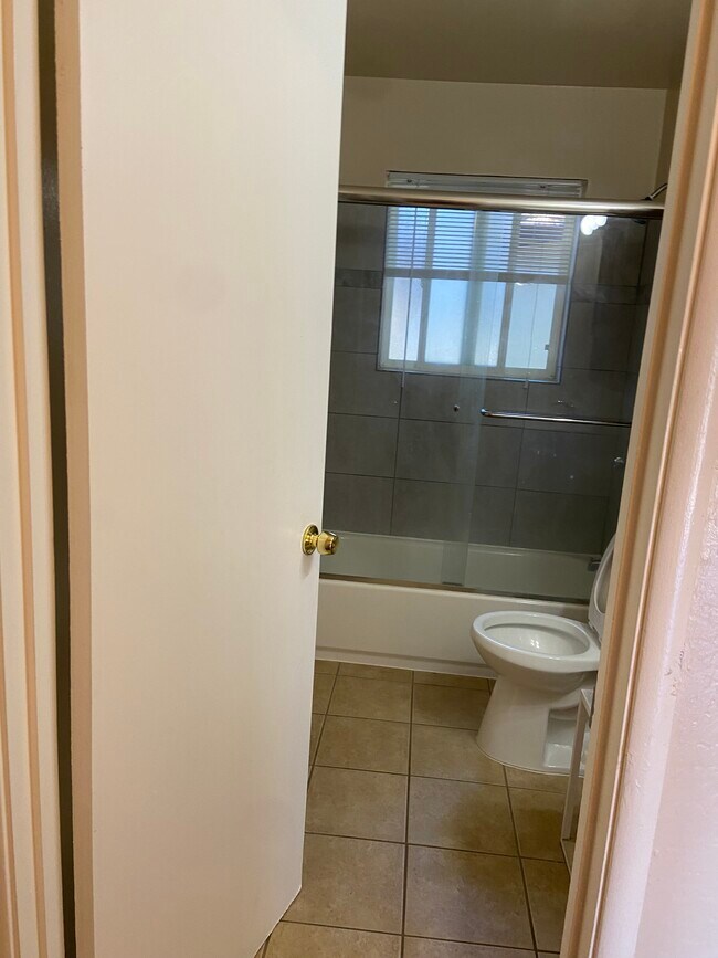 Foto del edificio - 131 W Hamilton Ave