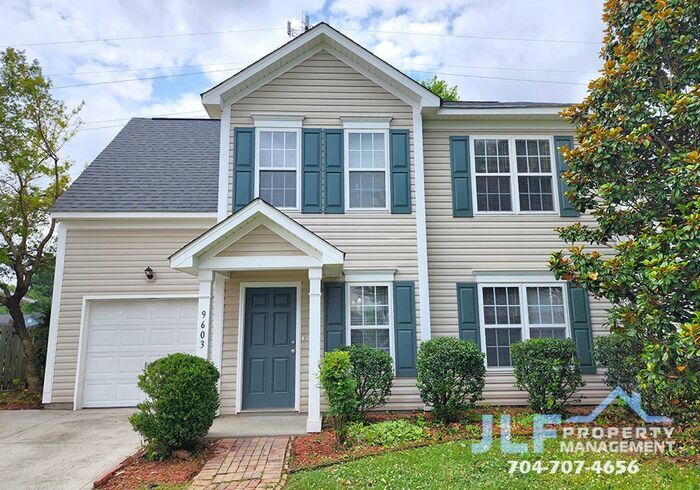 Primary Photo - PRICE IMPROVEMENT- Beautiful 3/2.5 Home in...