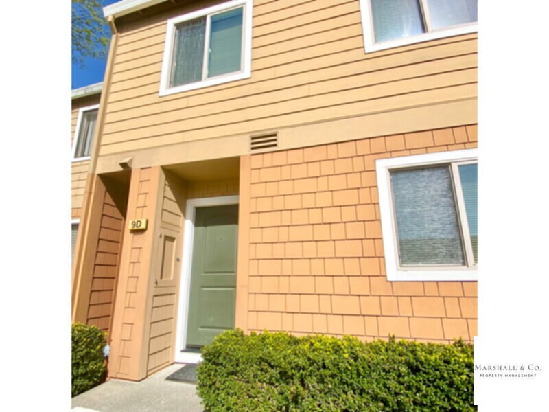 Primary Photo - Contemp. 3BD/2.5 BA TOWNHOUSE W LRG ROOMS,...