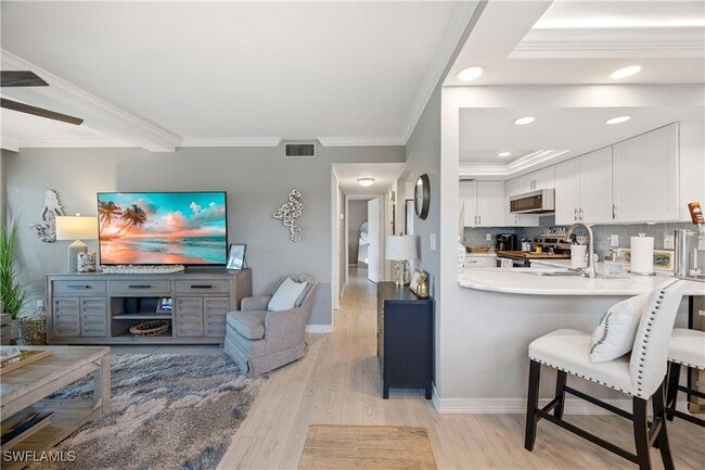 Building Photo - 330 Kon Tiki Dr
