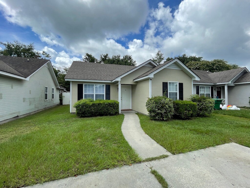 Foto principal - 229 Blue Pool Dr