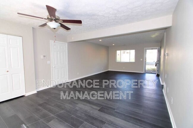 Foto del edificio - 10203 Storm Dr