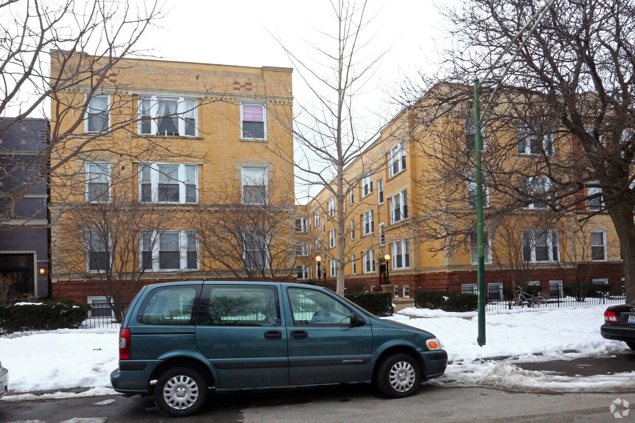 Primary Photo - 4344-4356 N Winchester Ave