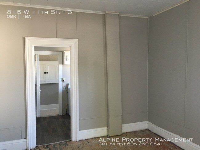 Foto del edificio - 816 W 11th St