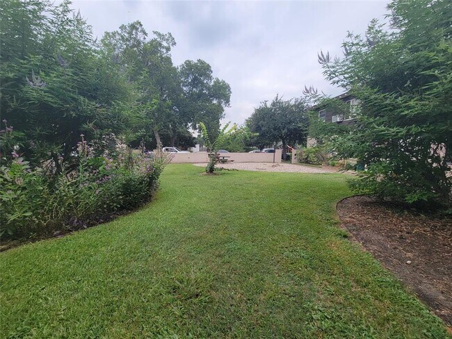 Building Photo - 1316 Heights Blvd
