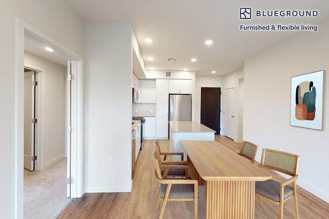 Foto del edificio - 185 S State College Blvd