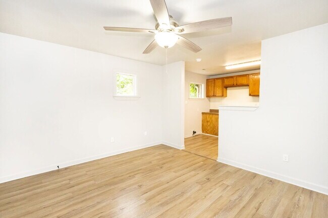 Building Photo - 5326 Slayton Ave