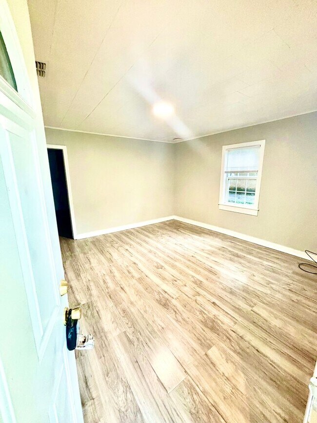 Foto del edificio - 257 N Pine Ave