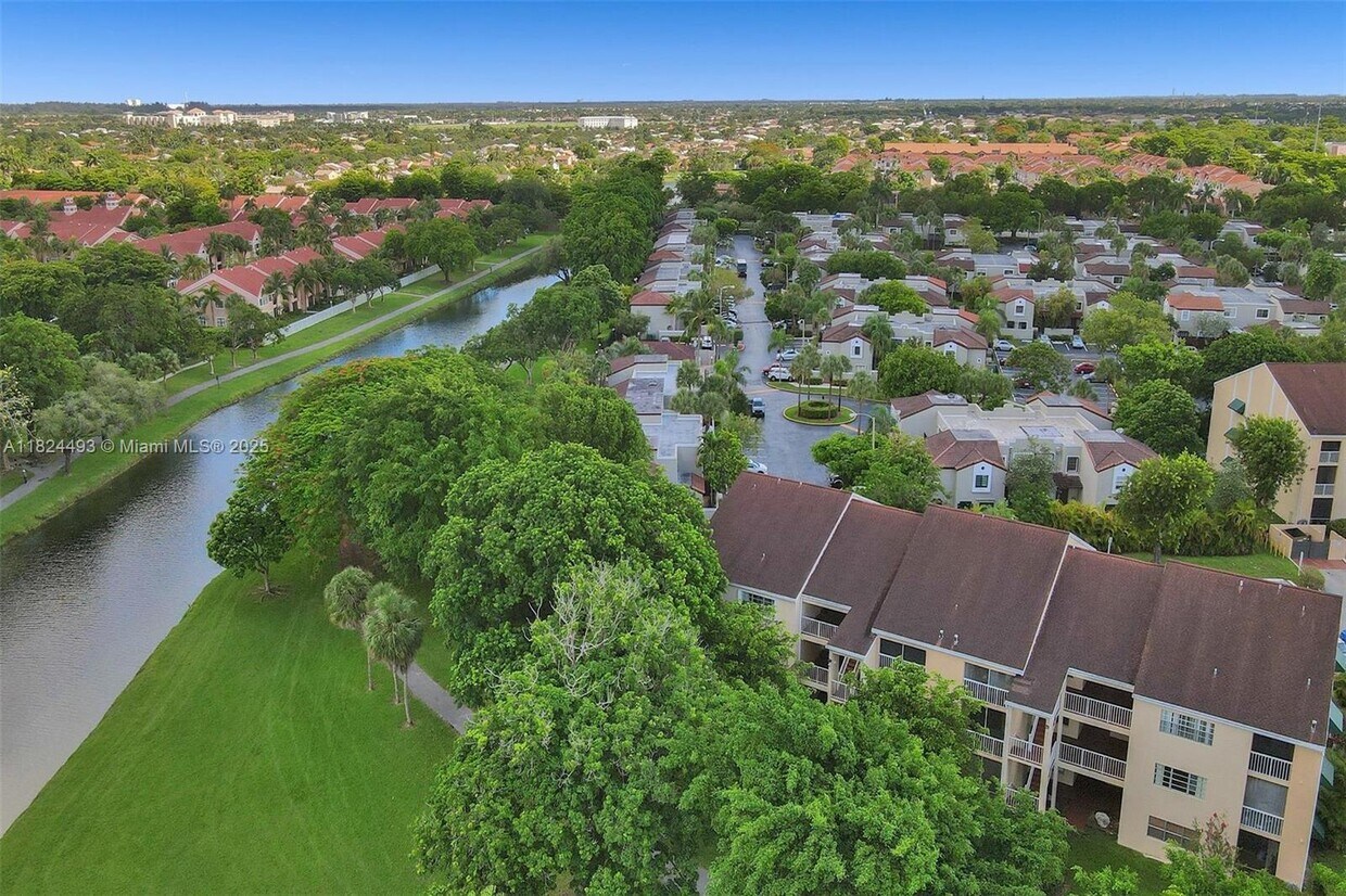 Foto principal - 10540 SW 154th Ct