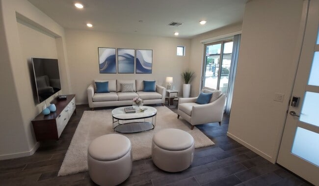 Building Photo - 300 N Gila Springs Blvd