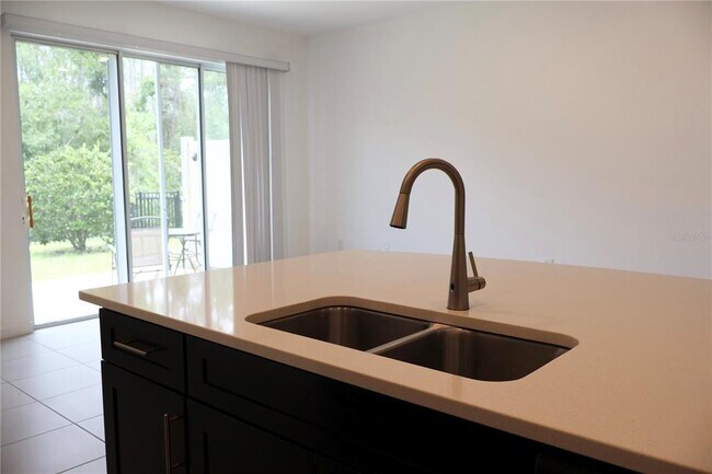 Foto del edificio - 3635 Davenport Creek Ct