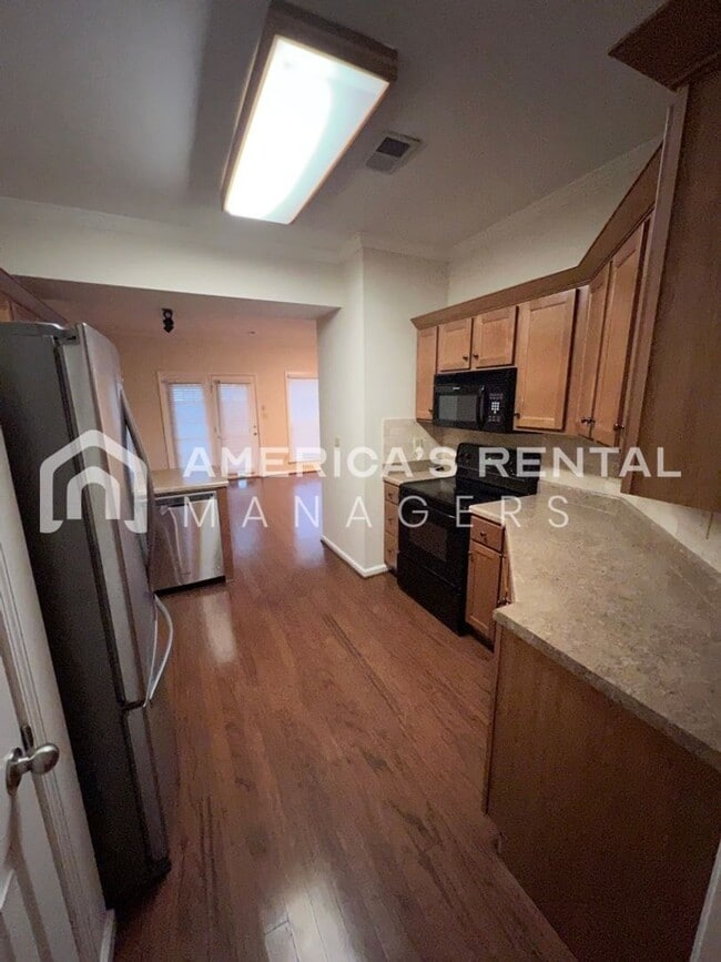 Building Photo - Townhome For Rent In Vestavia Hills!!! New...