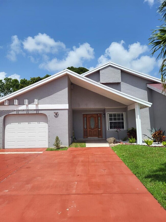 Foto del edificio - 6760 SW 156th Ct