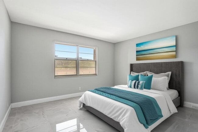 Building Photo - 2202 Lucaya Bend
