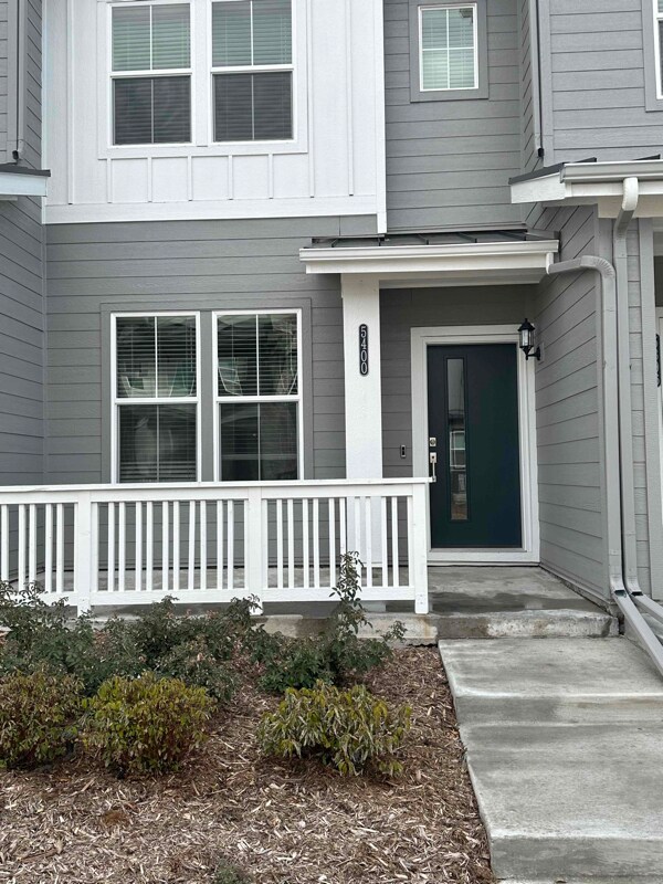 Primary Photo - 5400 Euclid Dr