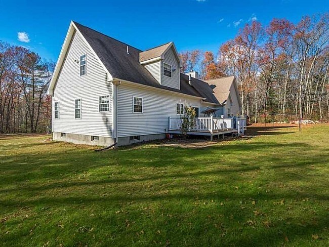 Building Photo - 765 Hill Rd