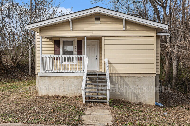Foto principal - 540 1st Ave NE