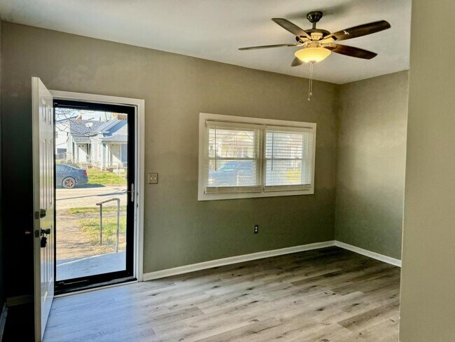 Foto del edificio - 520 Wainwright Ave