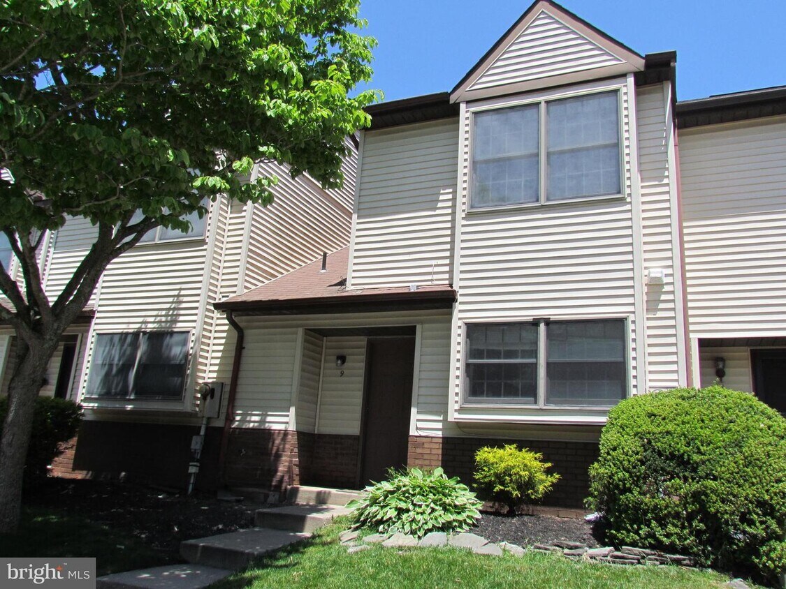 9 Cohanzick Ct, Little Egg Harbor Township, NJ 08087 Townhome Rentals