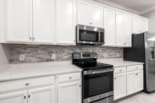 Building Photo - 12023 Hawthorn Lake Dr
