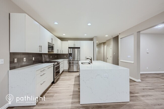 Foto del edificio - 3240 Destination Avenue E, Fife, WA, 98424