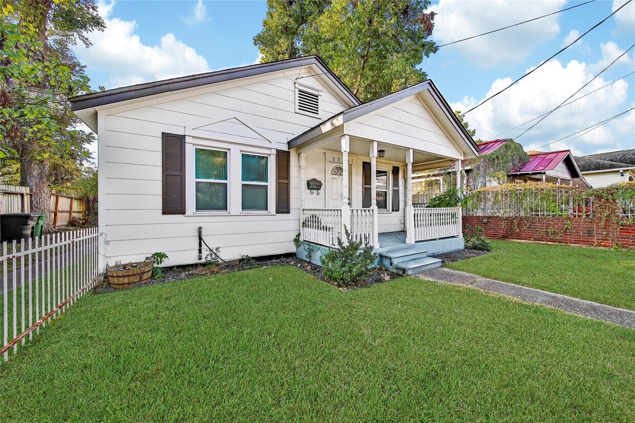 Foto principal - 1132 E 28th St