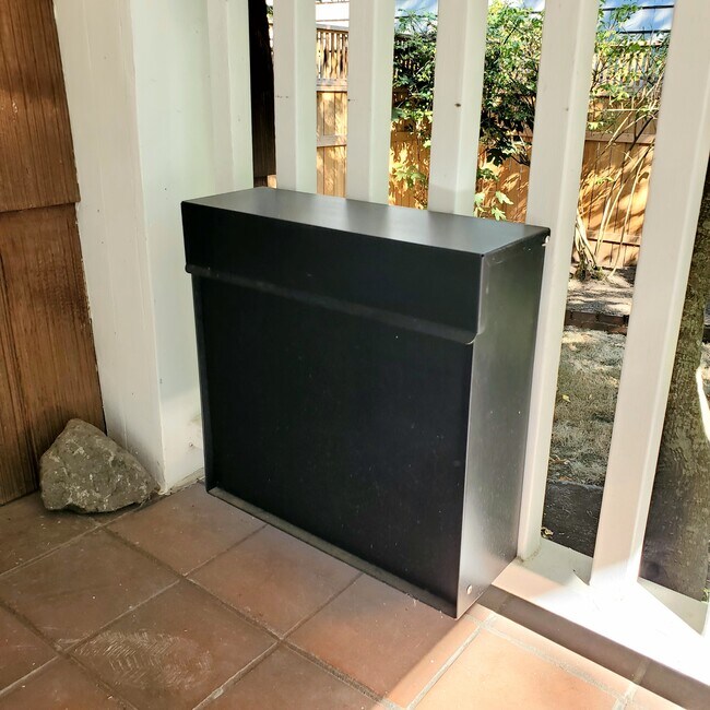 Mail box. - 2820 W Bertona St