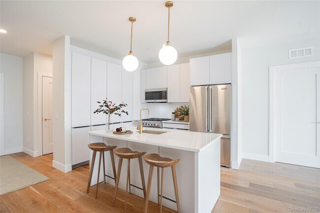 Building Photo - 695 Merrick Ave