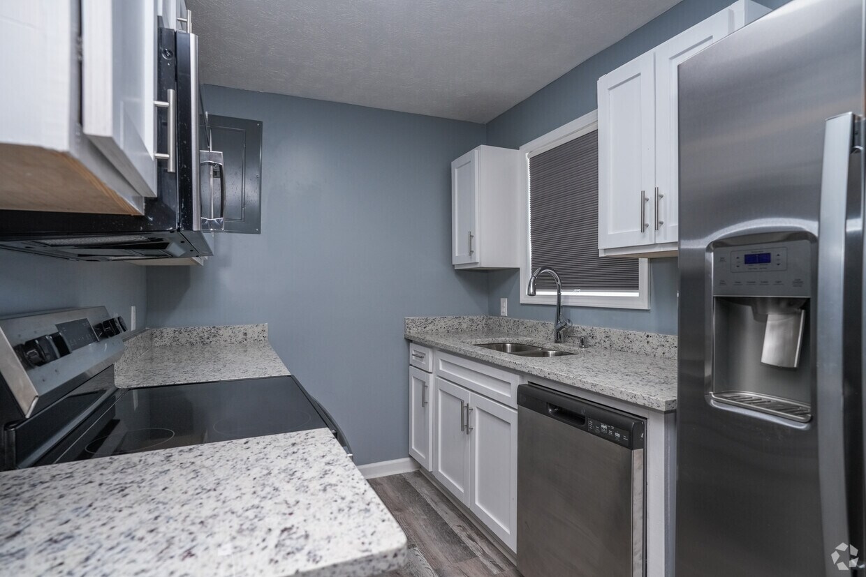 Foto principal - Russell Ridge Estates