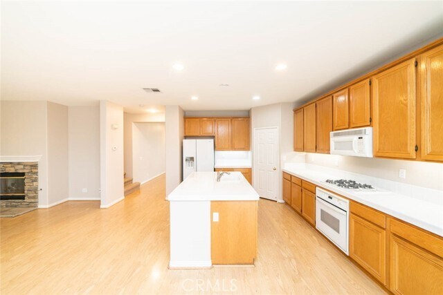 Building Photo - 2195 E Catamaran Ln
