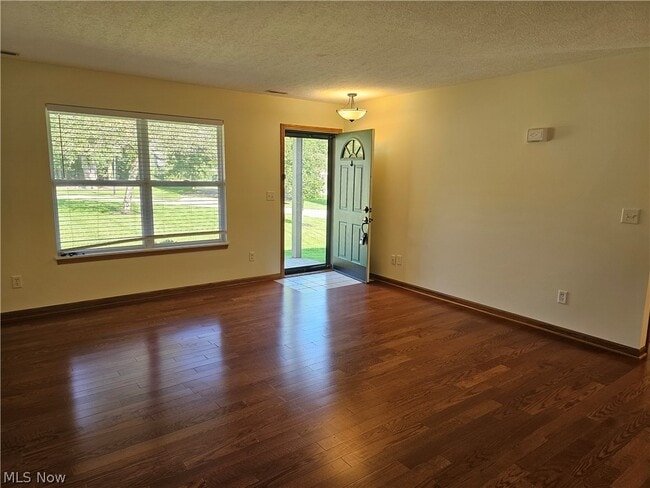 Building Photo - 470 Pheasant Run Rd