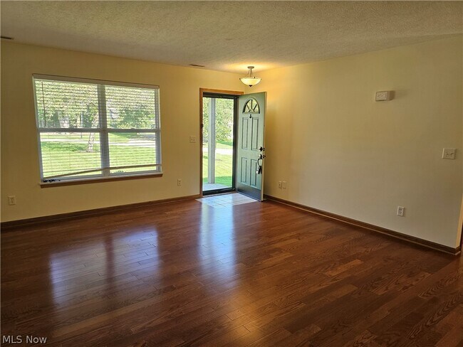 Foto del edificio - 470 Pheasant Run Rd