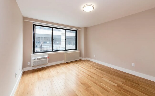 Foto del edificio - 786 Columbus Ave
