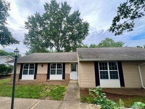 Building Photo - 474 Darwen Dr