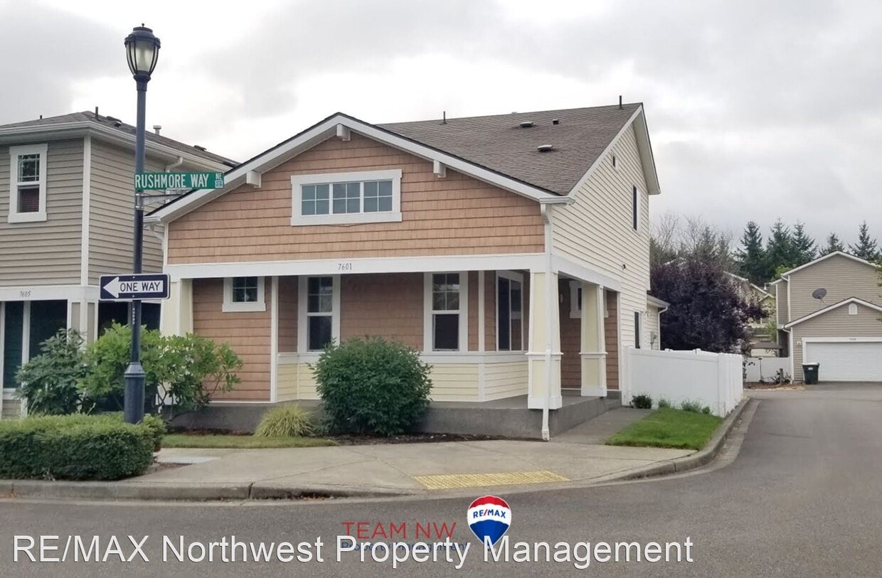 Primary Photo - 3 br, 2.5 bath House - 7601 Rushmore Way NE