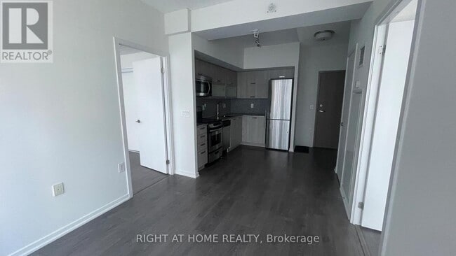 Building Photo - 36 Lisgar St