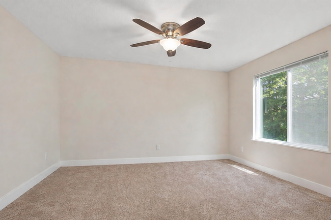 Building Photo - Immaculate 3 bed/3.5 bath home in Caledonia