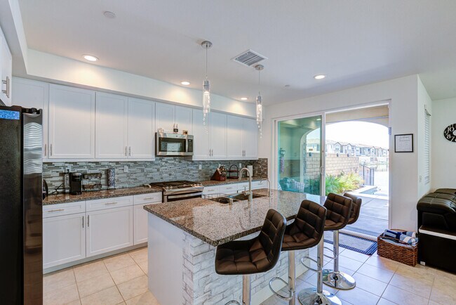Building Photo - 84626 Litorale Ct