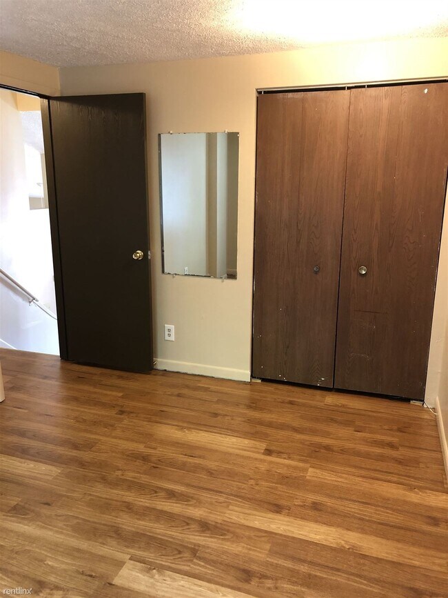 Building Photo - 3 br, 1.5 bath House - 254 Stoddard Ave