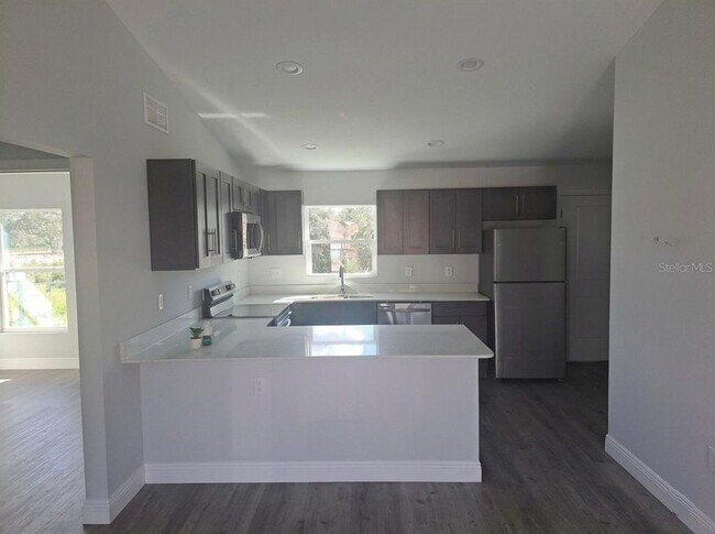 Foto del edificio - 312 Condor Ave