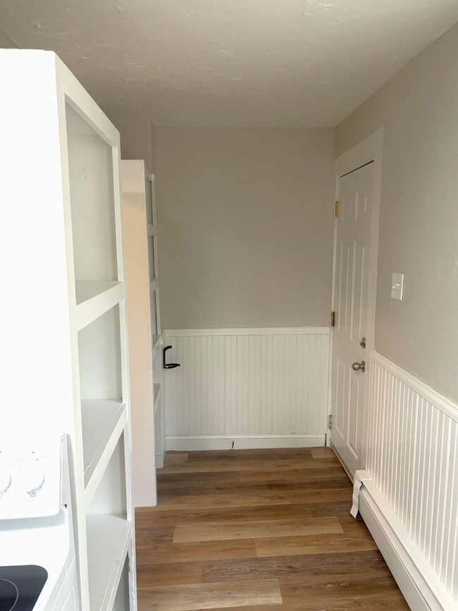 Building Photo - 579 Willow St