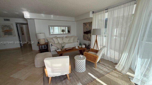 Foto del edificio - 15645 Collins Ave